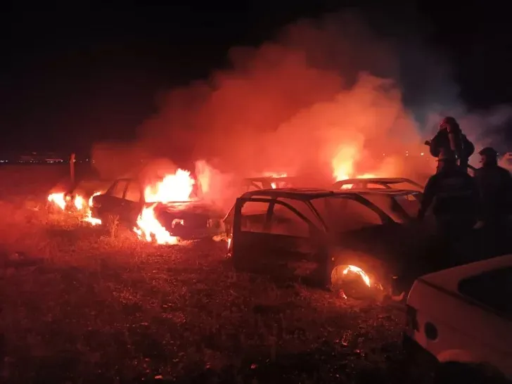 Se incendiaron 22 autos secuestrados en el corralón municipal de Río Gallegos e investigan la causa