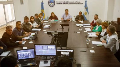 CONFLICTO DOCENTE ADOSAC sobre reunión de subcomisión laboral: puestos de trabajo, aumento salarial