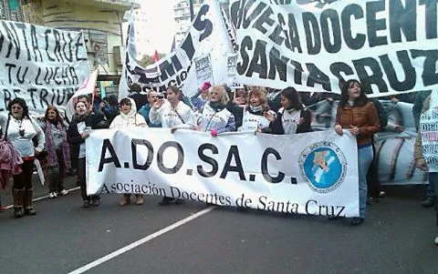 El Ciclo Lectivo 2025 comienza con un paro de 72 horas convocado por ADOSAC