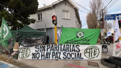 RECLAMO SINDICAL ATE convocó a trabajadores a sumarse a la permanencia frente al Ministerio de Econo