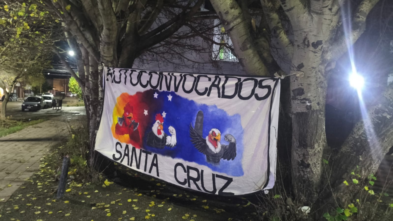 Trabajadores autoconvocados reclaman paritarias y un salario de $3,8 millones para ingresantes