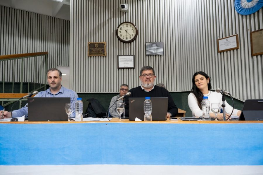 Respondieron dudas Durante más de cinco horas Verbes y Elmiger explicaron la Ley de Financiamiento E