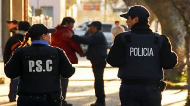 NEGOCIACIÓN El ministerio de Seguridad convocó a la Policía a discutir salarios en Santa Cruz