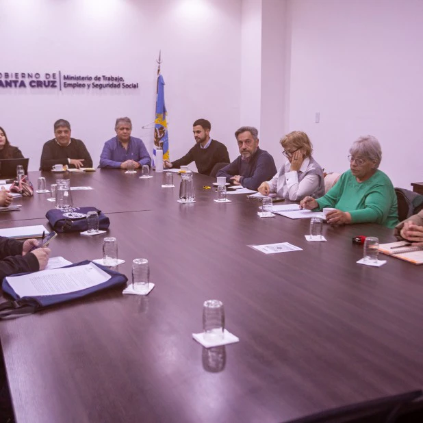 NEGOCIACIÓN COLECTIVA Antes de la paritaria, ADOSAC y AMET remarcaron sus reclamos: la participación
