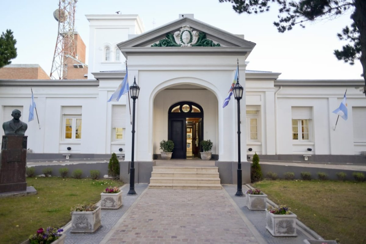 PRIMERA CUOTA DEL SAC El Gobierno acordó con el Banco Santa Cruz que no se apliquen débitos sobre el