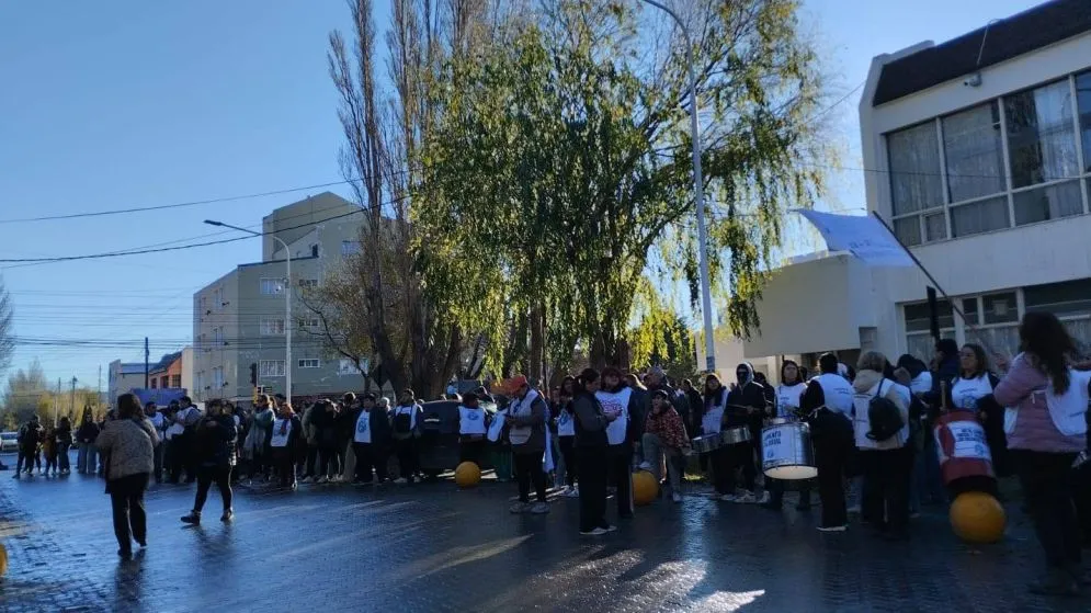 El conflicto docente sigue sin salida: ADOSAC resolvió otras 72 horas de paro