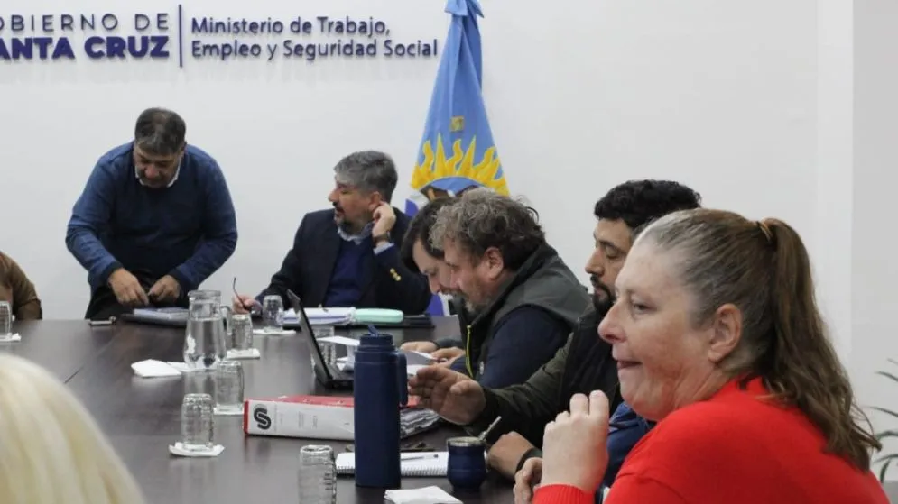 Nueva propuesta salarial Paritarias en Santa Cruz: el Gobierno ofreció un aumento salarial del 17,3%