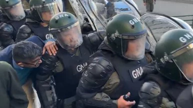 COMUNCIADO OFICIAL El Gobierno de Santa Cruz repudió los incidentes en el Foro de La Libertad Avanza