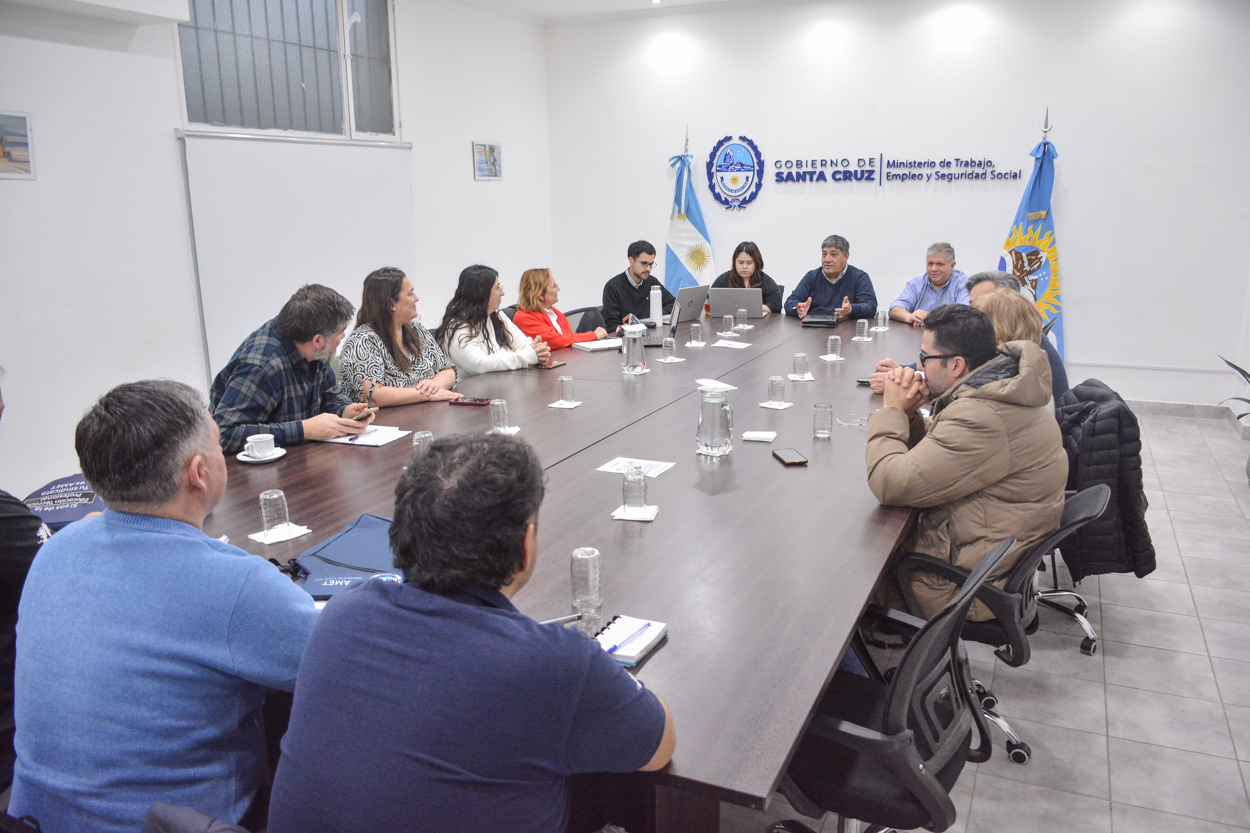 NEGOCIACIÓN SALARIAL El Gobierno Provincial convocó al sector docente a audiencia paritaria para mañ
