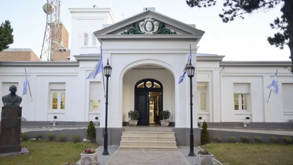 El Ejecutivo convoca a Grasso, Belloni, Carambia, Neira y otros intendentes para analizar el fallo d