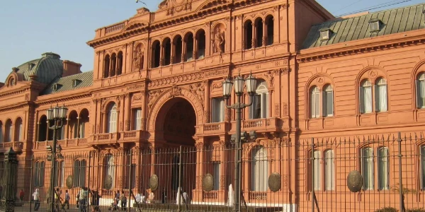 El Sector Público tuvo un superávit de casi $ 245 mil millones en julio, según el Ministerio de Economía