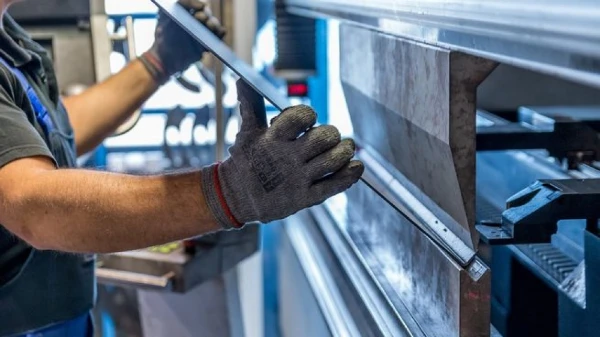 La actividad industrial volvió a caer en julio y acumula 2% de retroceso en lo que va de 2026