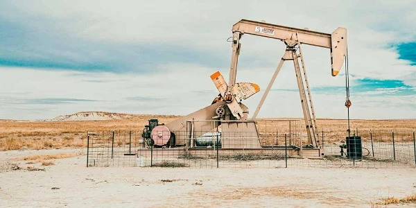 Paro general petrolero en Santa Cruz: el gremio paralizó los yacimientos en reclamo por despidos y recortes