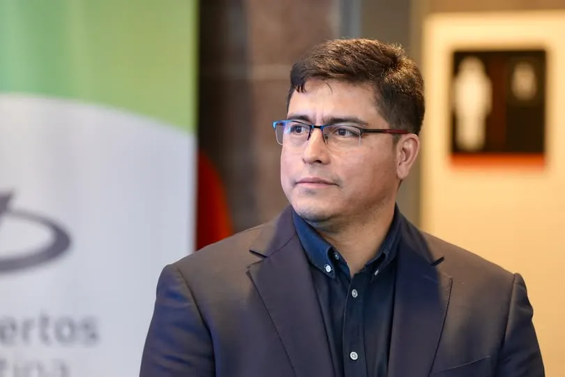 𝗖𝗹𝗮𝘂𝗱𝗶𝗼 𝗩𝗶𝗱𝗮𝗹 𝗹𝗹𝗲𝗴𝗮 𝗵𝗼𝘆 𝗮 𝗘𝗹 𝗖𝗮𝗹𝗮𝗳𝗮𝘁𝗲 𝗽𝗮𝗿𝗮 𝗲𝗻𝗰𝗮𝗯𝗲𝘇𝗮𝗿 𝗹𝗮 𝗽𝗿𝗲𝘀𝗲𝗻𝘁𝗮𝗰𝗶𝗼́𝗻 𝗱𝗲 𝗹𝗮 𝗽𝗿𝗶𝗺𝗲𝗿𝗮 𝗰𝗼𝘀𝗲𝗰𝗵𝗮 𝗱𝗲 𝗴𝗿𝗮𝗻