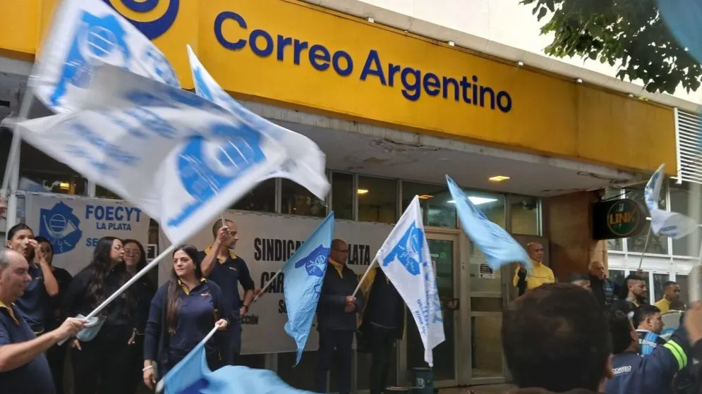 Despiden a 350 trabajadores del Correo Argentino y habrá paro nacional