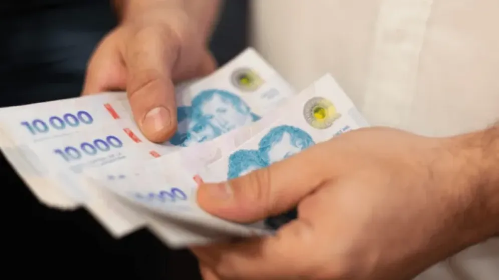 Empleados públicos cobran el viernes 1 de mayo: incluyen los tres poderes